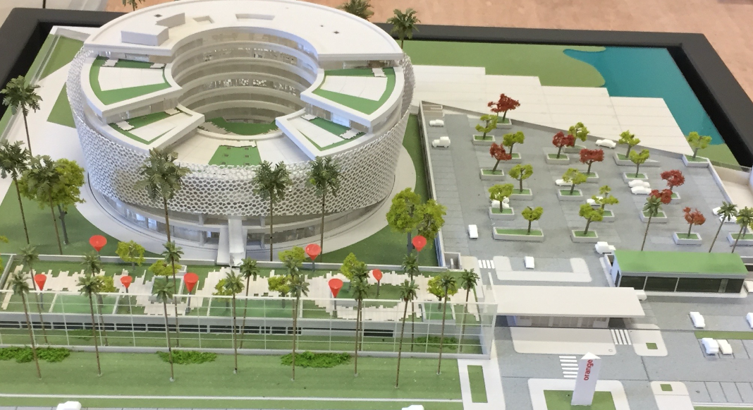 Le Futur devient le présent grâce à la maquette du siège d’Orange en Côte d’Ivoire !